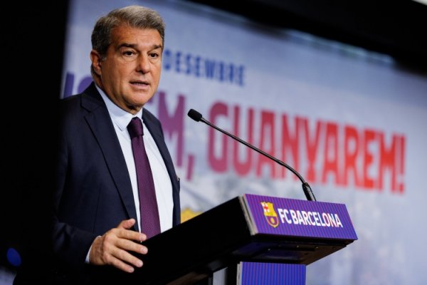 Laporta: Doanh thu Barcelona