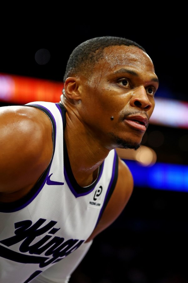 Truyền thông Mỹ chế giễu: West