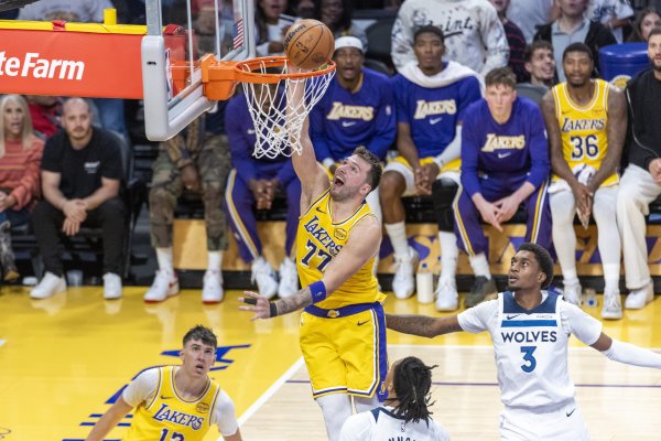 Doncic ghi 92 điểm trong hai t