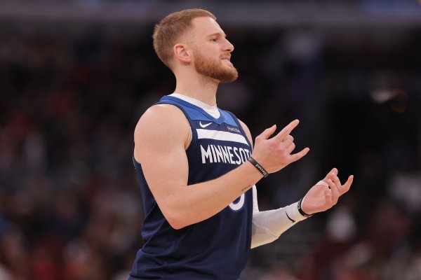 Hãy đứng lên! DiVincenzo ghi đ