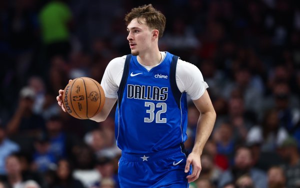 Ghi hai bàn thắng trong hiệp p